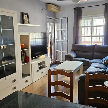 Apartamento Con Piscina Cerca De La Playa