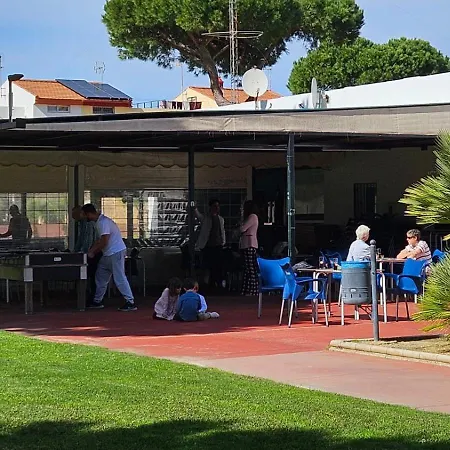 Apartamento Con Piscina Cerca De La Playa Apartment *