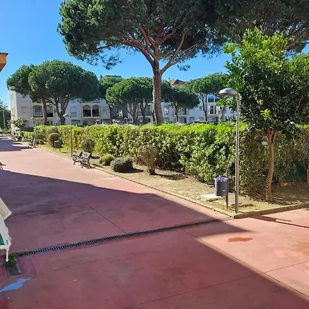 Apartamento Con Piscina Cerca De La Playa Apartment